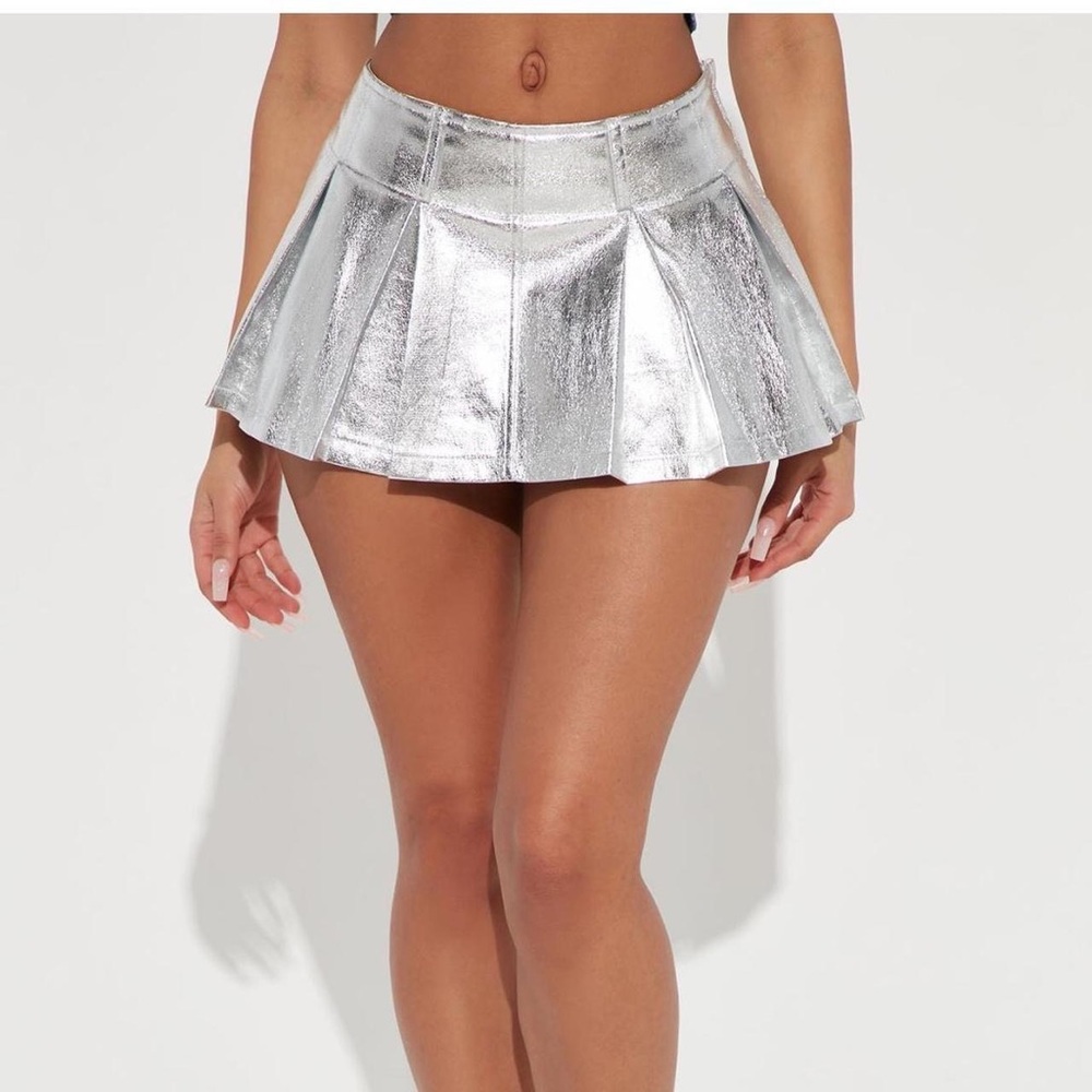 Silver skort